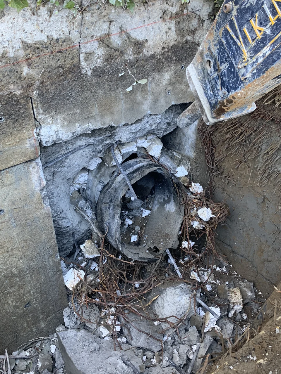 Retaining Wall & RCP Pipe Repair